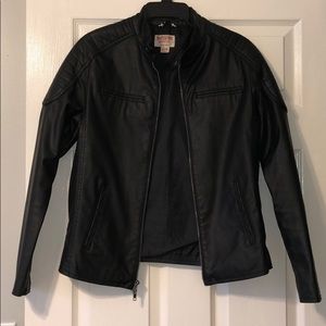 BLACK LEATHER JACKET